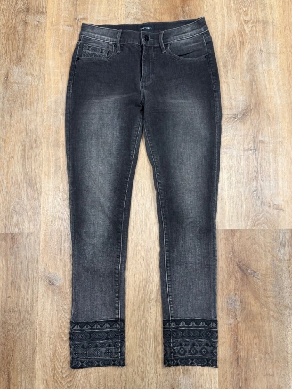Driftwood Jackie Black Washed Mid-Rise Skinny Jeans With Embroidered Hem Size 26